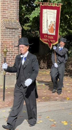 Procession à Naviaux, le Massier et la Bannière en 2022